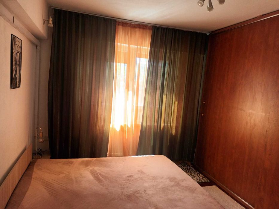 Inchiriem apartament 2 camere B-dul.1 Mai-Sara,Centrala,AC,etj.1 liber