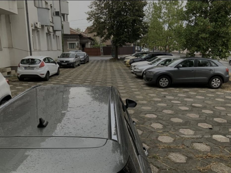 Inchiriez spatiu central cu parcare privata