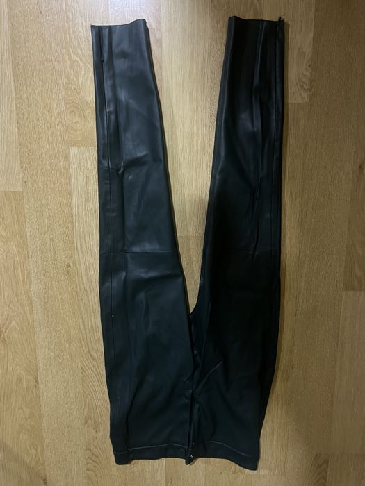Pantaloni piele zara