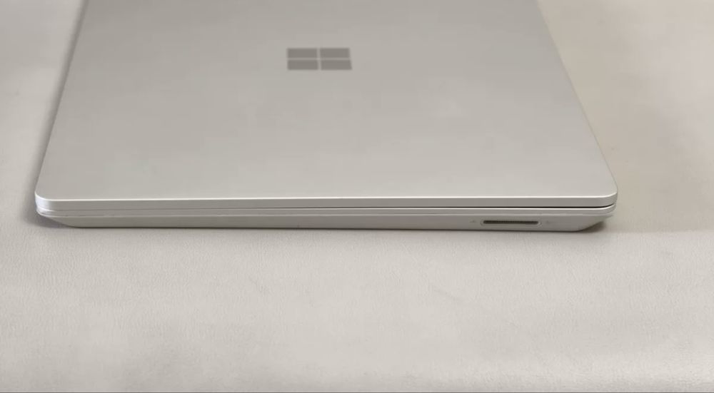 Продам surface go