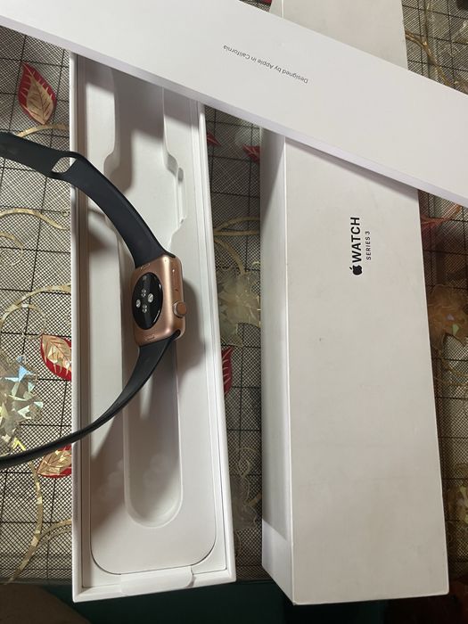 Продам часы Apple watch 3