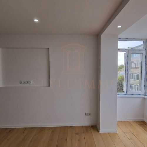 Продава се Тристаен апартамент в Разград, Център - 70 кв.м за 1929 €/кв.м - Снимка #6