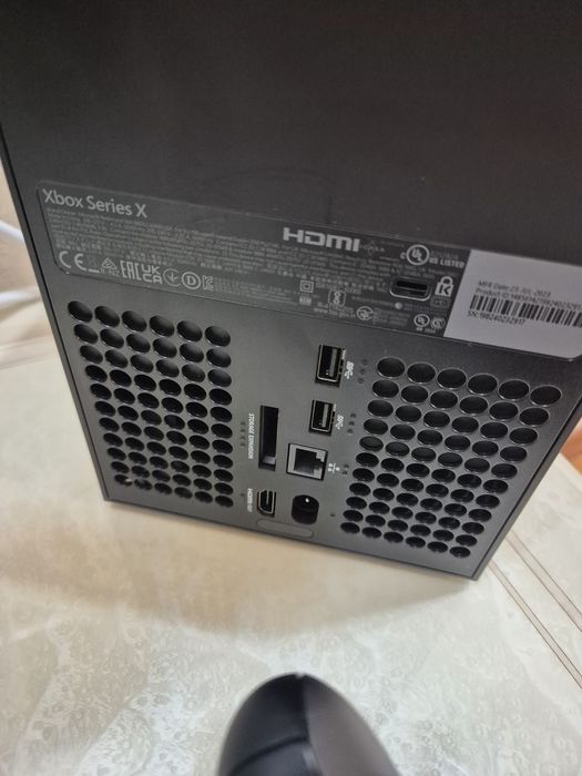 Продам Xbox series X в идеальном состоянии