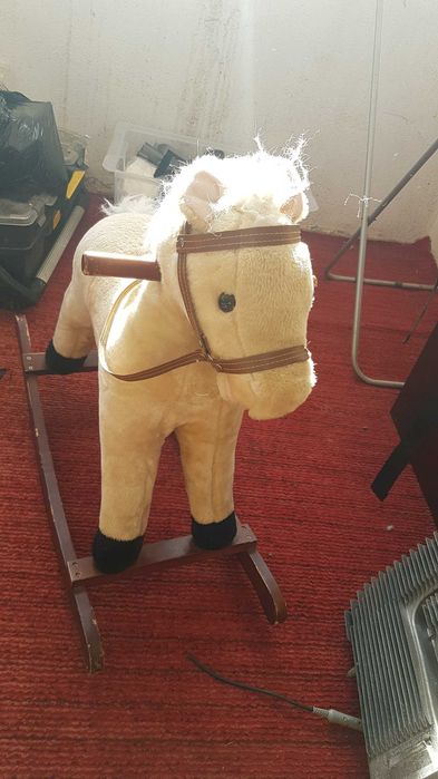 Детско люлеещо конче