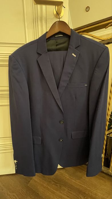 Продам костюм классический