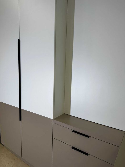 Шкаф и тумба с ящиками