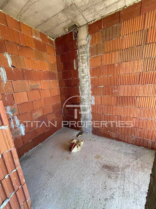 Двуетажна къща в Марково