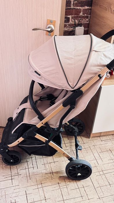 Продается прогулочная коляска