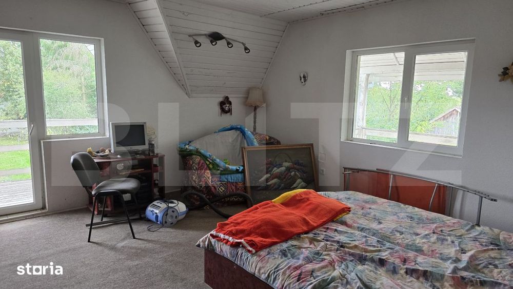 Casa 5 camere , 300 mp;  Teren - 2000 mp . Viile Satu Mare