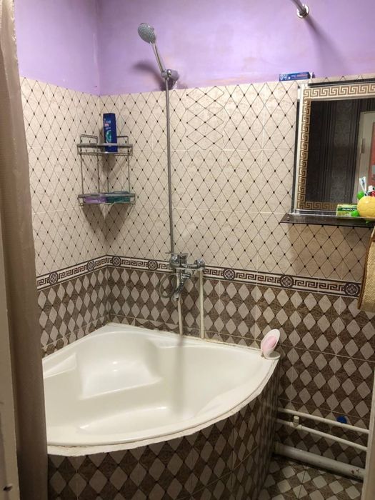 ЖИЗЗАХ Ш 3 хонали квартира сотилади