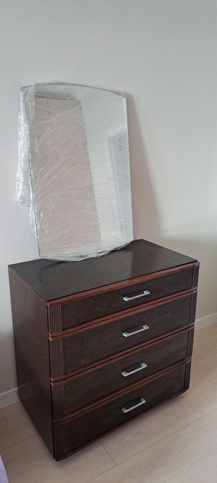 Камод из МДФ с зеркалом