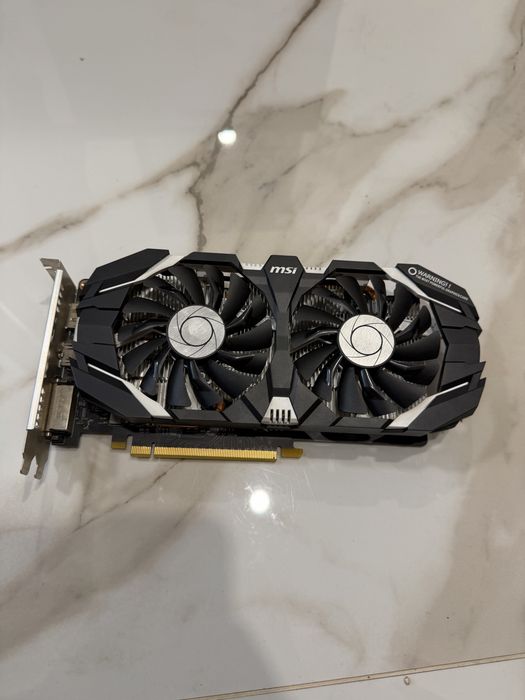 Продавам видеокарта 1060 на MSI