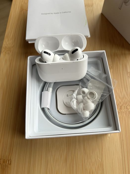 Безжични слушалки Airpods Pro 2 + подарък резервни тапи