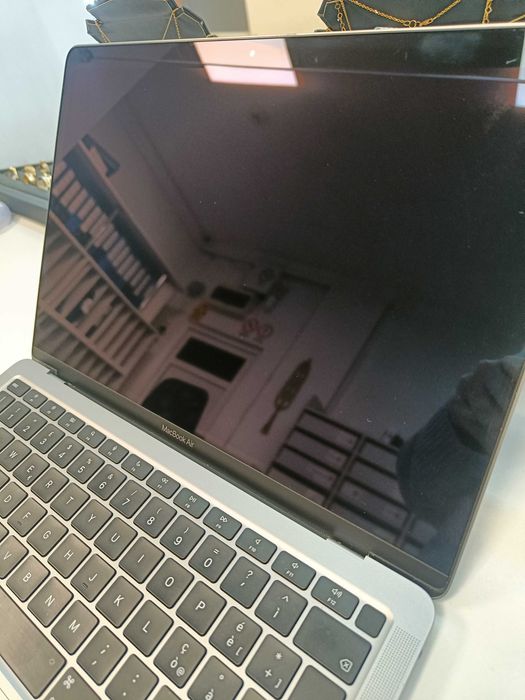 Apple Macbook Air 13 inch (Ag16 Moldova b32517) - Garantie 2 ani!