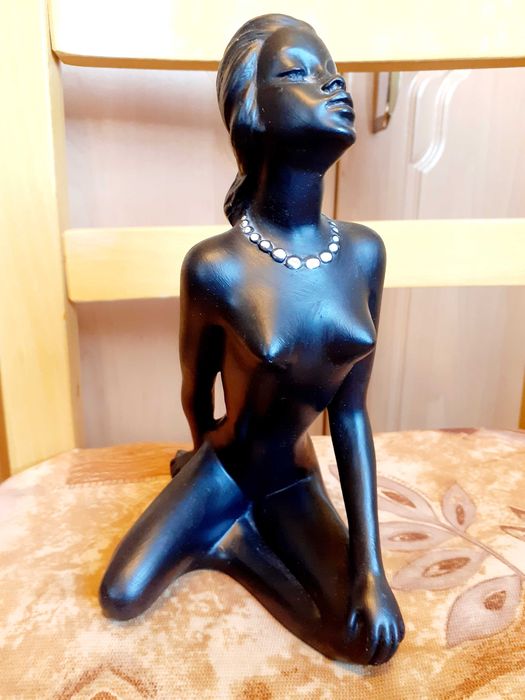 Фигура "Гола африканка"