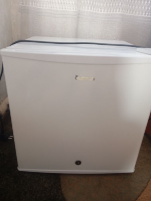 Продам мини-холодильник