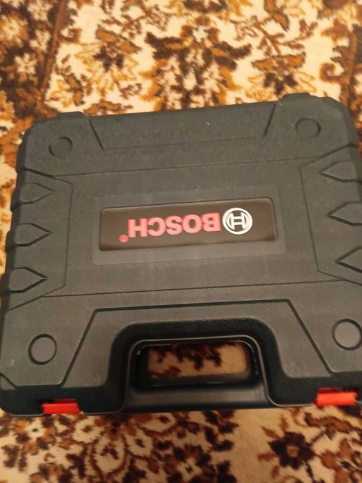 Продаётся шуруповерт  Новый