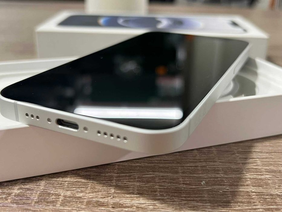 iPhone 16e Бял 128GB