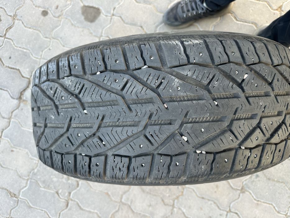 Зимние шины 225 55 R18