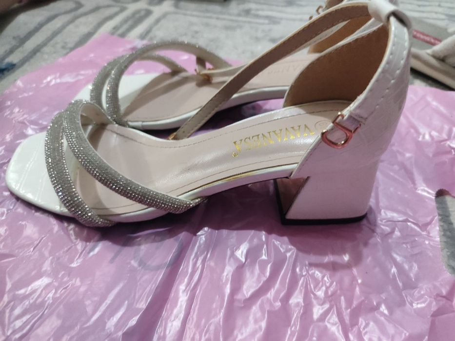 Tufli basanojka sotiladi