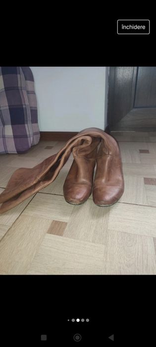 Cizmele lungi din piele