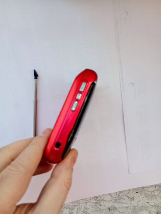 Motorola A1200 RED + încărcător original ( decodat,Nou)