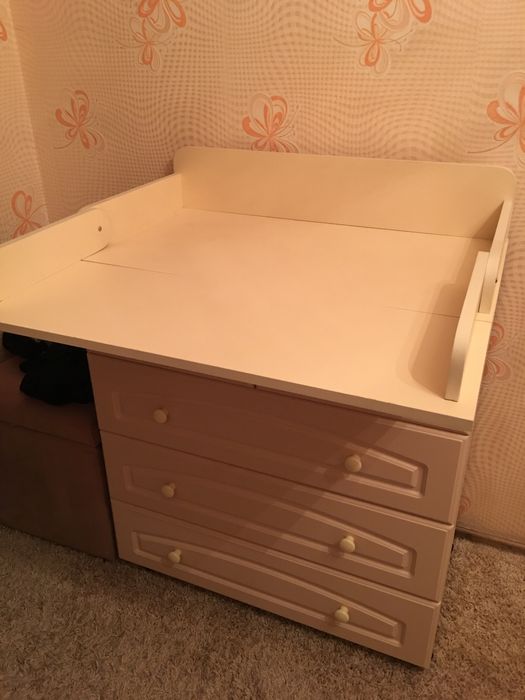 Пеленальный столик