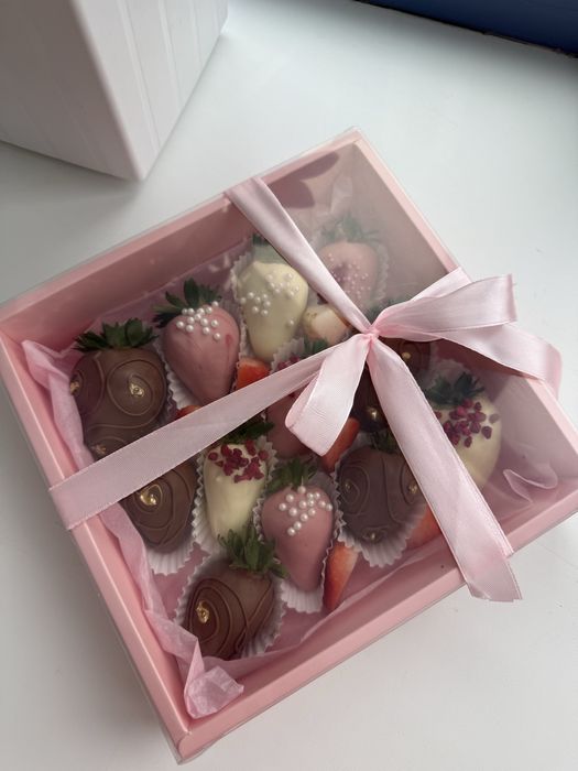 Клубника в шоколаде Астана