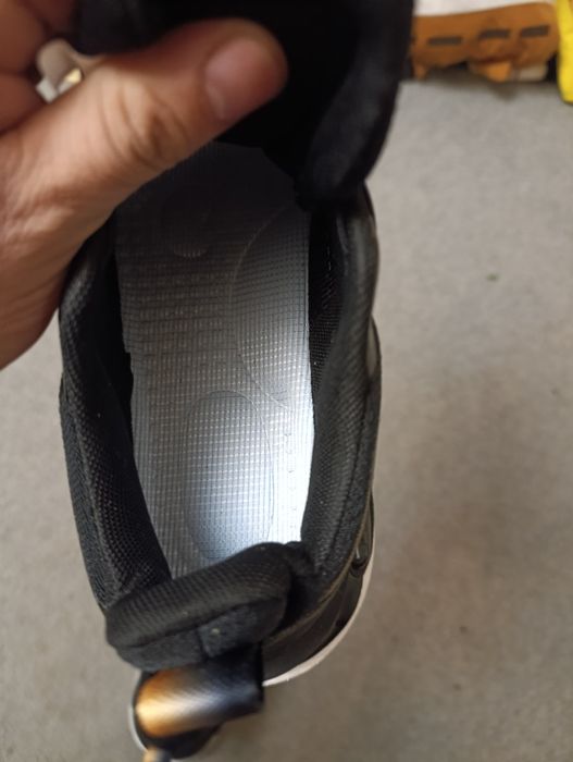 Чисто нови маратонки