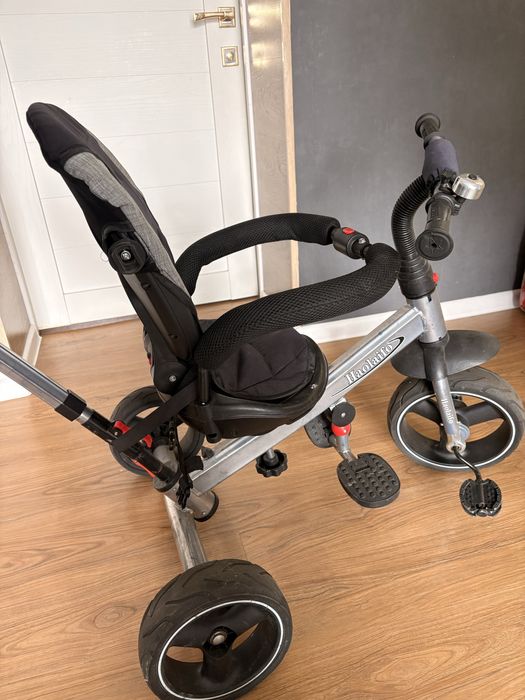 Трехколесный велосипед