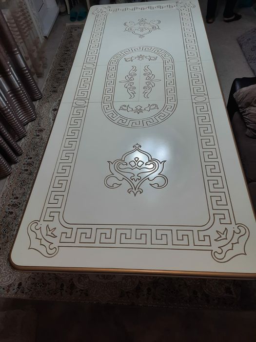 Продам стол гостиная