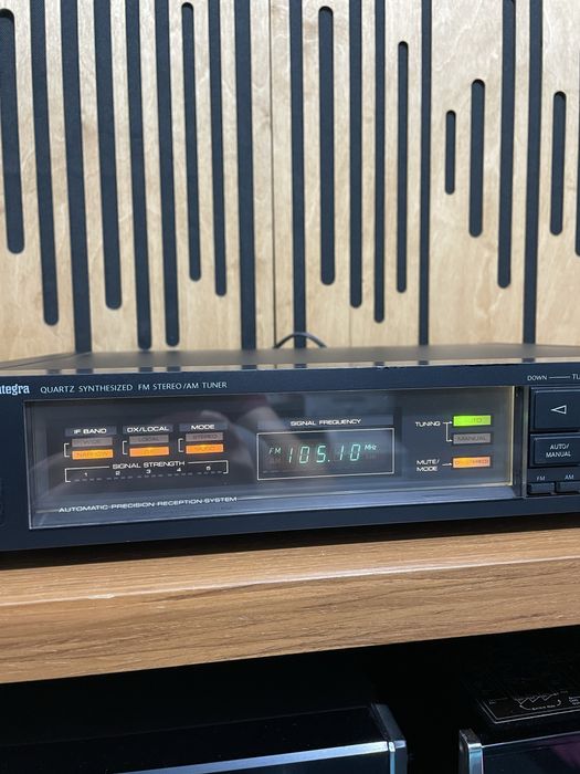 Tuner onkyo integra t-4017