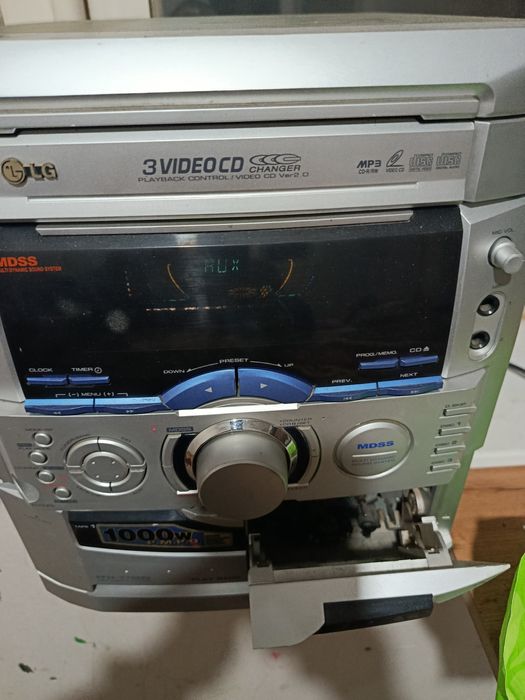 Музыкальный центр LG без колонок