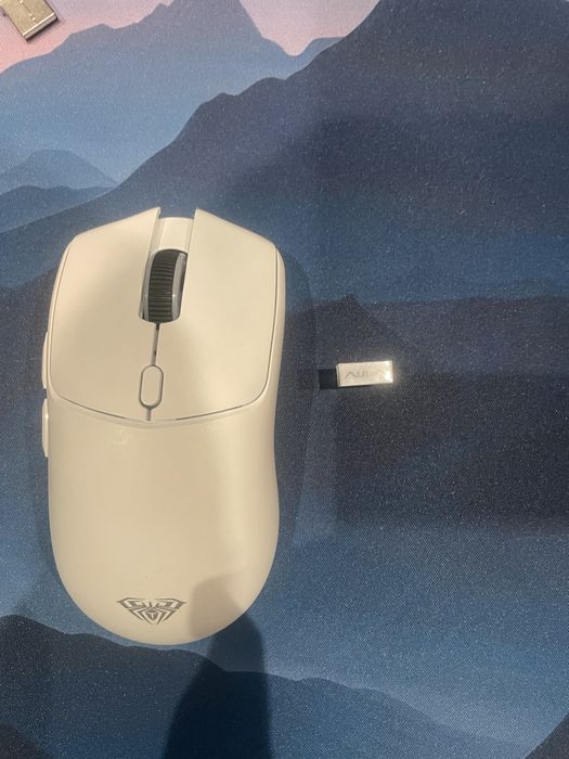 Продам мышку Aula