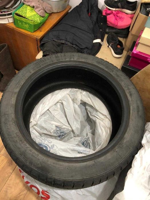 Разноширокие шины 245/45R18 - 2 шт  225/45R18 - 2 шт