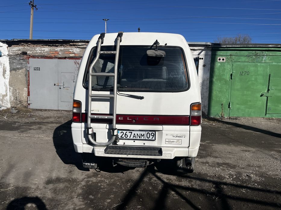 Митсубиси Делика