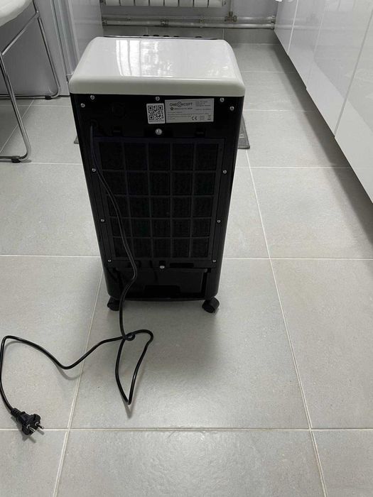 Vand Racitor de aer (combinat 3 in 1:ventilator, racitor si odorizant)