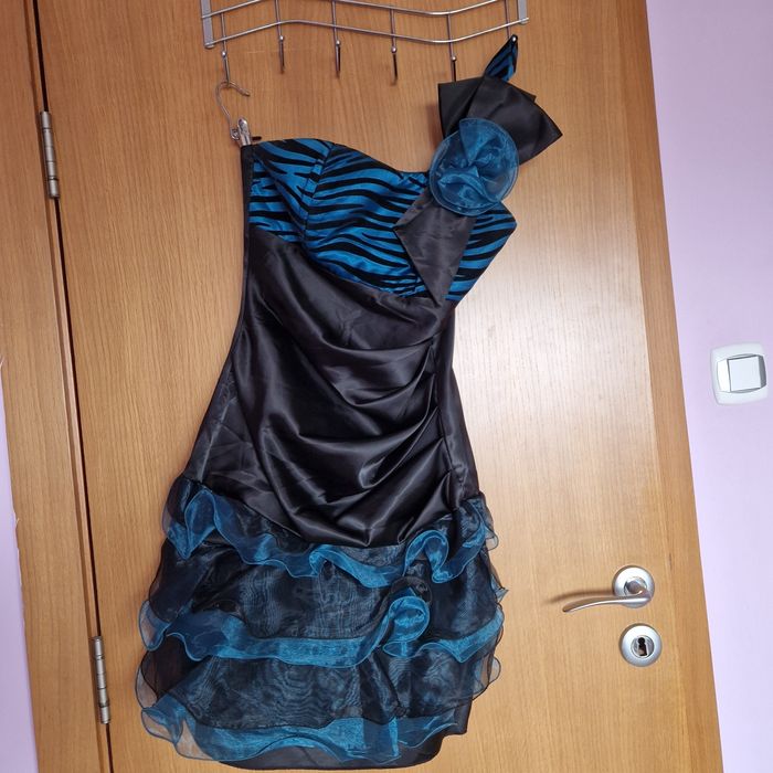 Официална черна рокля