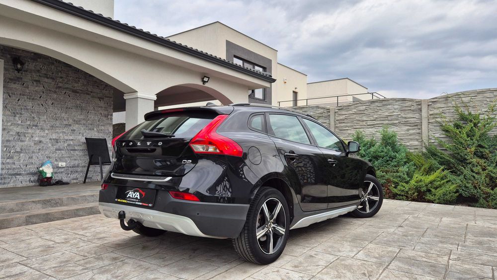 Volvo/V40/Cross Country/1.6 Tdci/Camera/Bi-Xenon/Rate sau Cash/Livrare Gratuita/R.A.R./Numere Rosii/