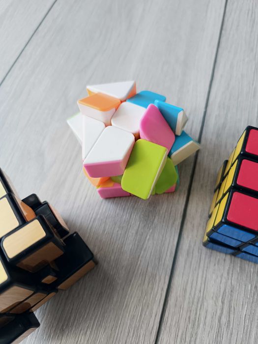 Set Cuburi Rubik
