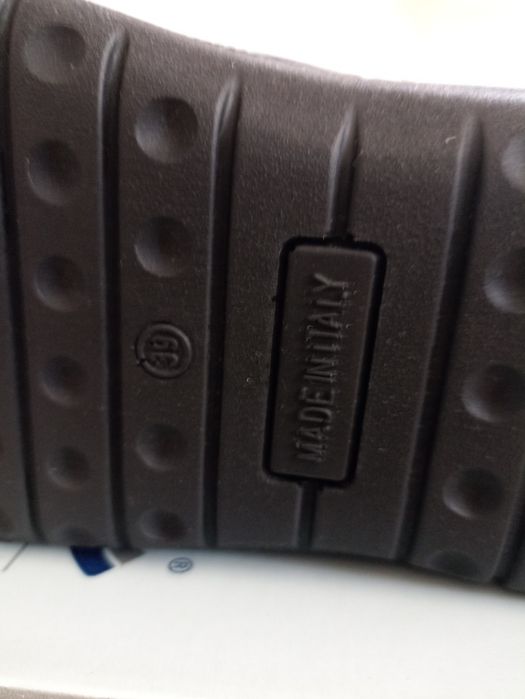 Мужские шлепанцы.