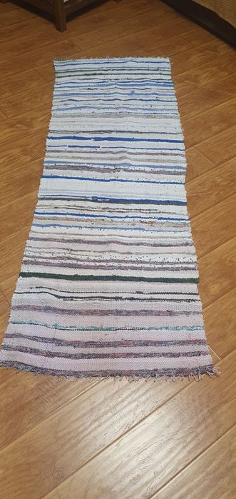 Vand covoare taranesti, lucrate manual, din carpe