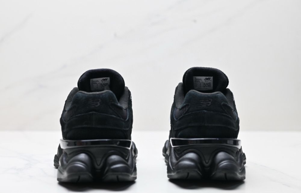 New Balance 9060 - Triple Black