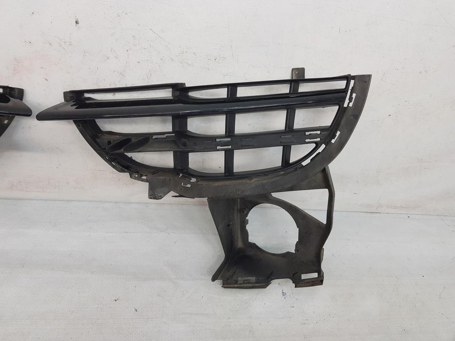 Set grile / Grila stanga dreapta Porsche Cayenne 7P dupa 2011