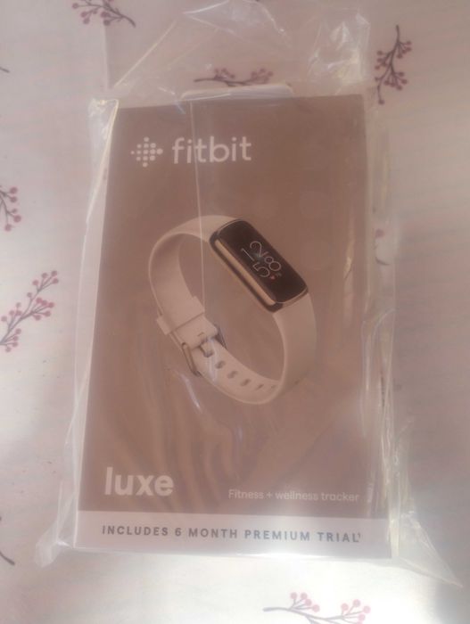 Фитнес гривна Fitbit Luxe,
