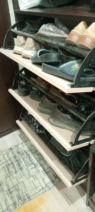 Продам обувницу в хорошем состоянии.