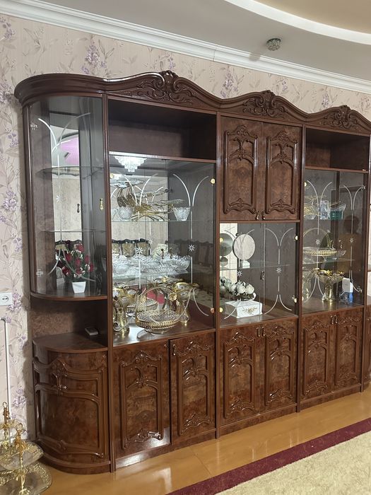 Шкаф қонақ бөлмеге