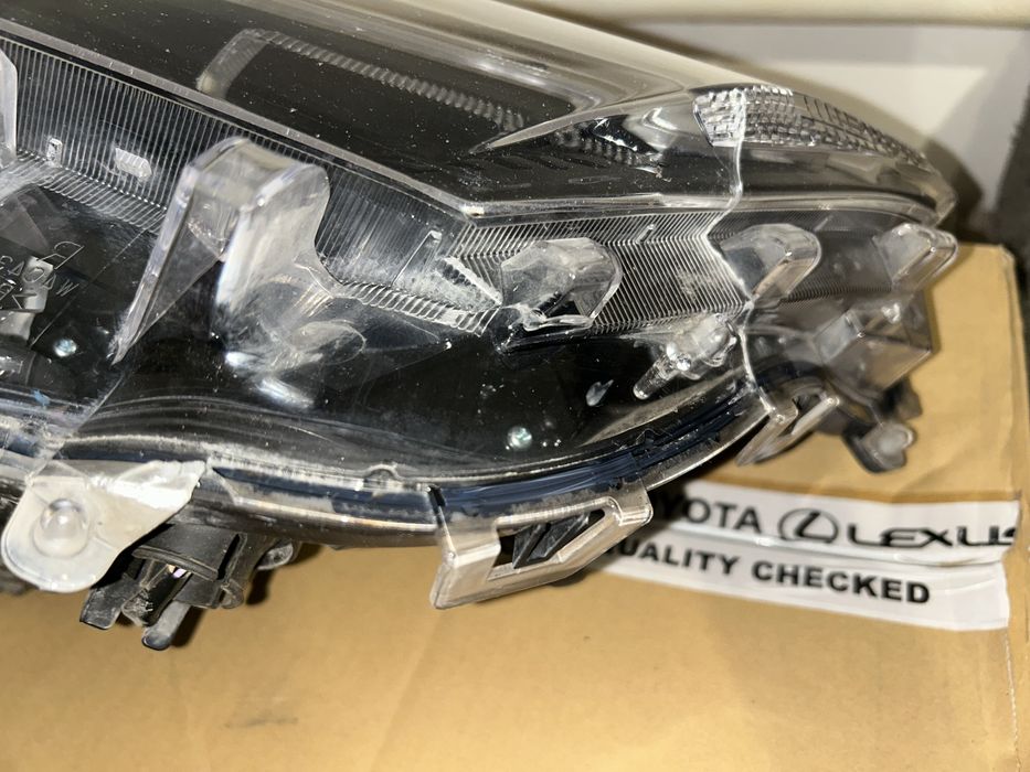 фара правая Rav4