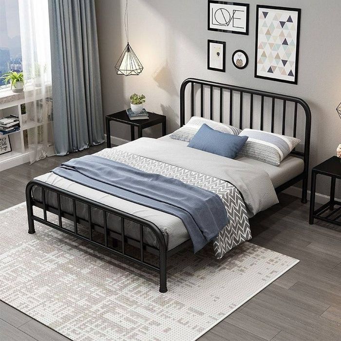 Двуспальная и односпальная кровать