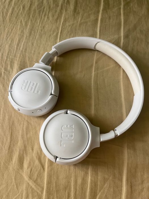 Слушалки jbl tune 520